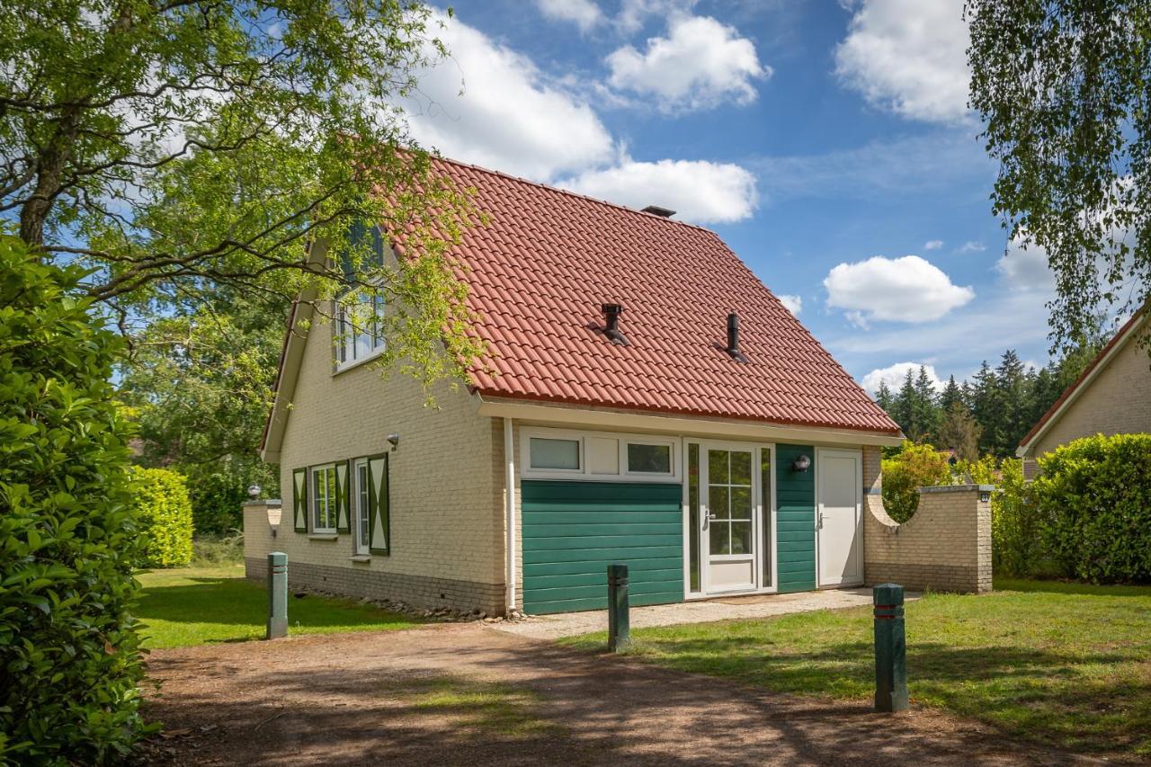 Bungalow - 6 Personen Gelegen In De Nabije Omgeving Van Avonturenpark Hellendoorn En De Prachtige Sallandse Heuvelrug En Eelerberg Bagian luar foto