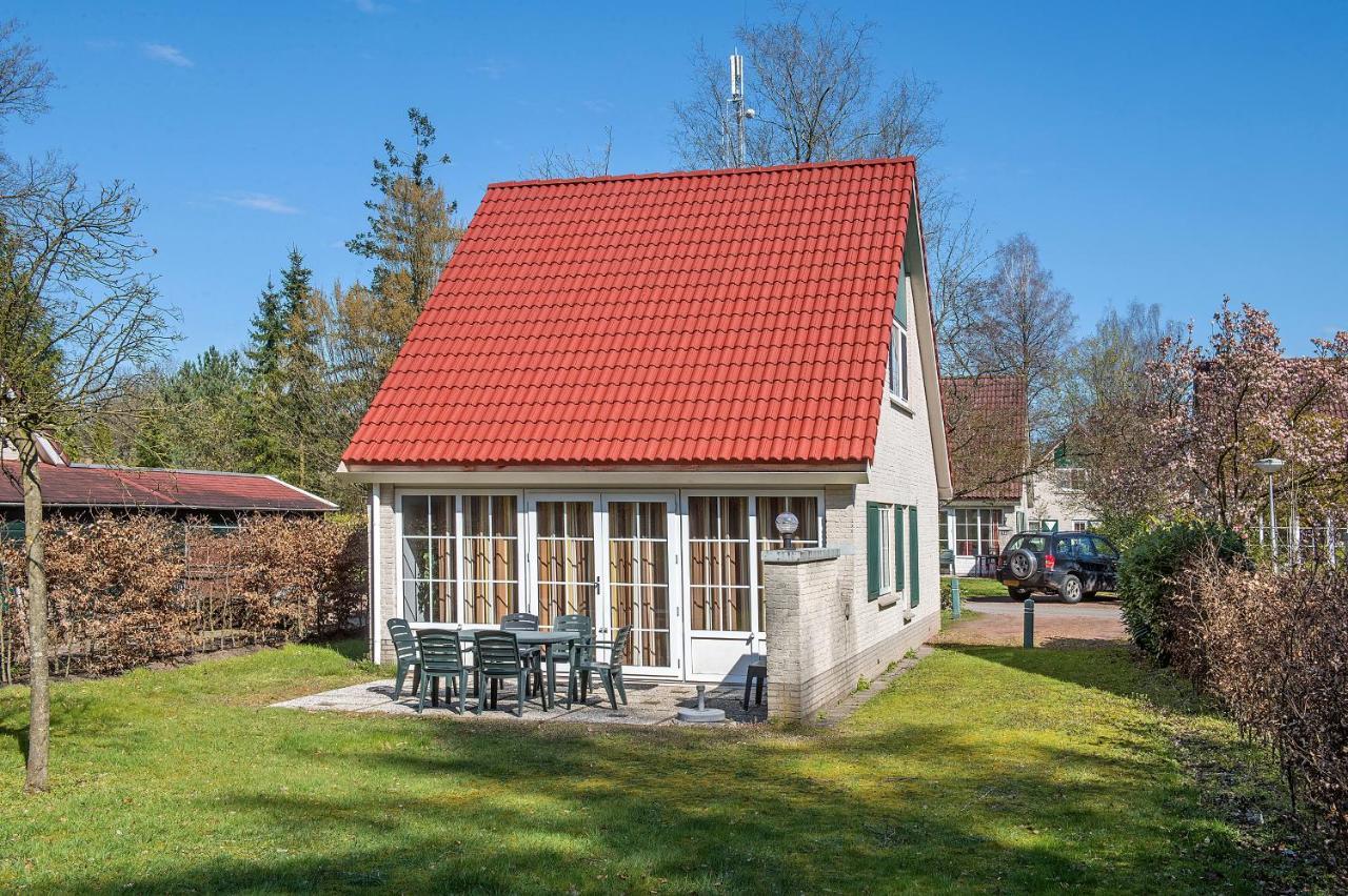 Bungalow - 6 Personen Gelegen In De Nabije Omgeving Van Avonturenpark Hellendoorn En De Prachtige Sallandse Heuvelrug En Eelerberg Bagian luar foto