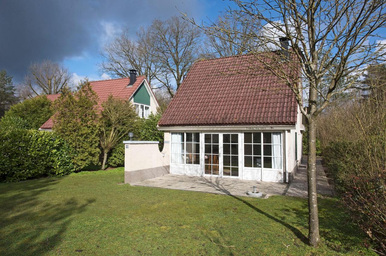 Bungalow - 6 Personen Gelegen In De Nabije Omgeving Van Avonturenpark Hellendoorn En De Prachtige Sallandse Heuvelrug En Eelerberg Bagian luar foto
