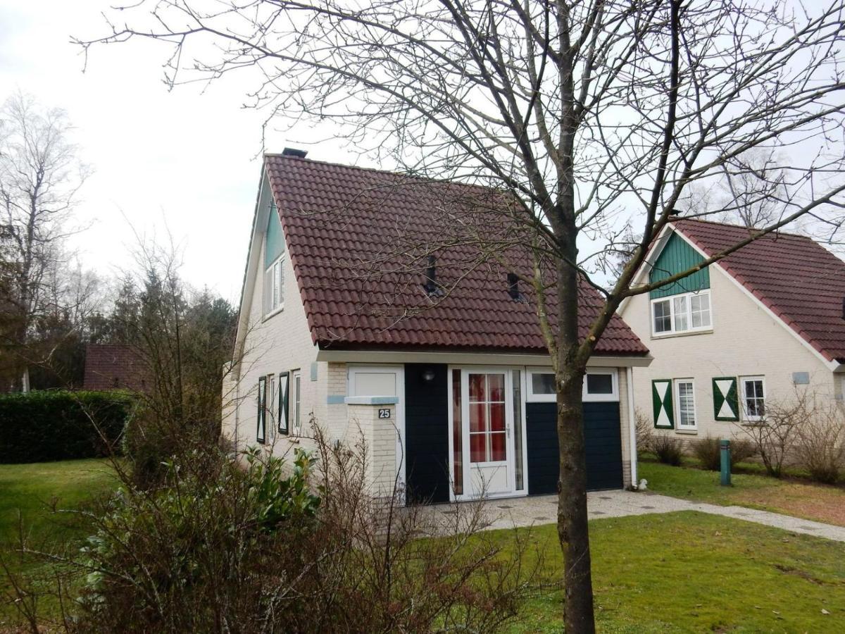 Bungalow - 6 Personen Gelegen In De Nabije Omgeving Van Avonturenpark Hellendoorn En De Prachtige Sallandse Heuvelrug En Eelerberg Bagian luar foto
