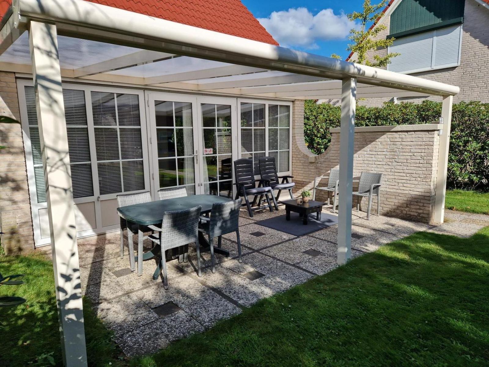 Bungalow - 6 Personen Gelegen In De Nabije Omgeving Van Avonturenpark Hellendoorn En De Prachtige Sallandse Heuvelrug En Eelerberg Bagian luar foto