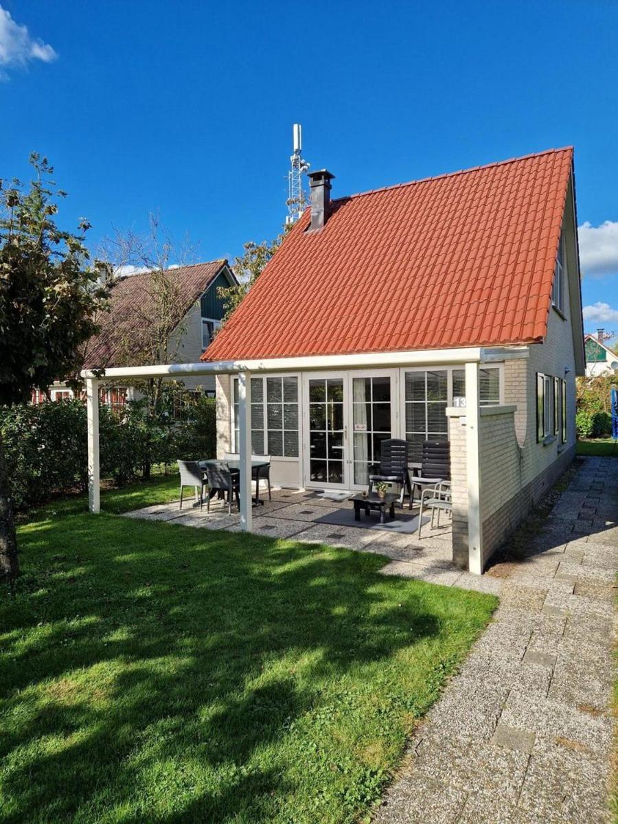 Bungalow - 6 Personen Gelegen In De Nabije Omgeving Van Avonturenpark Hellendoorn En De Prachtige Sallandse Heuvelrug En Eelerberg Bagian luar foto