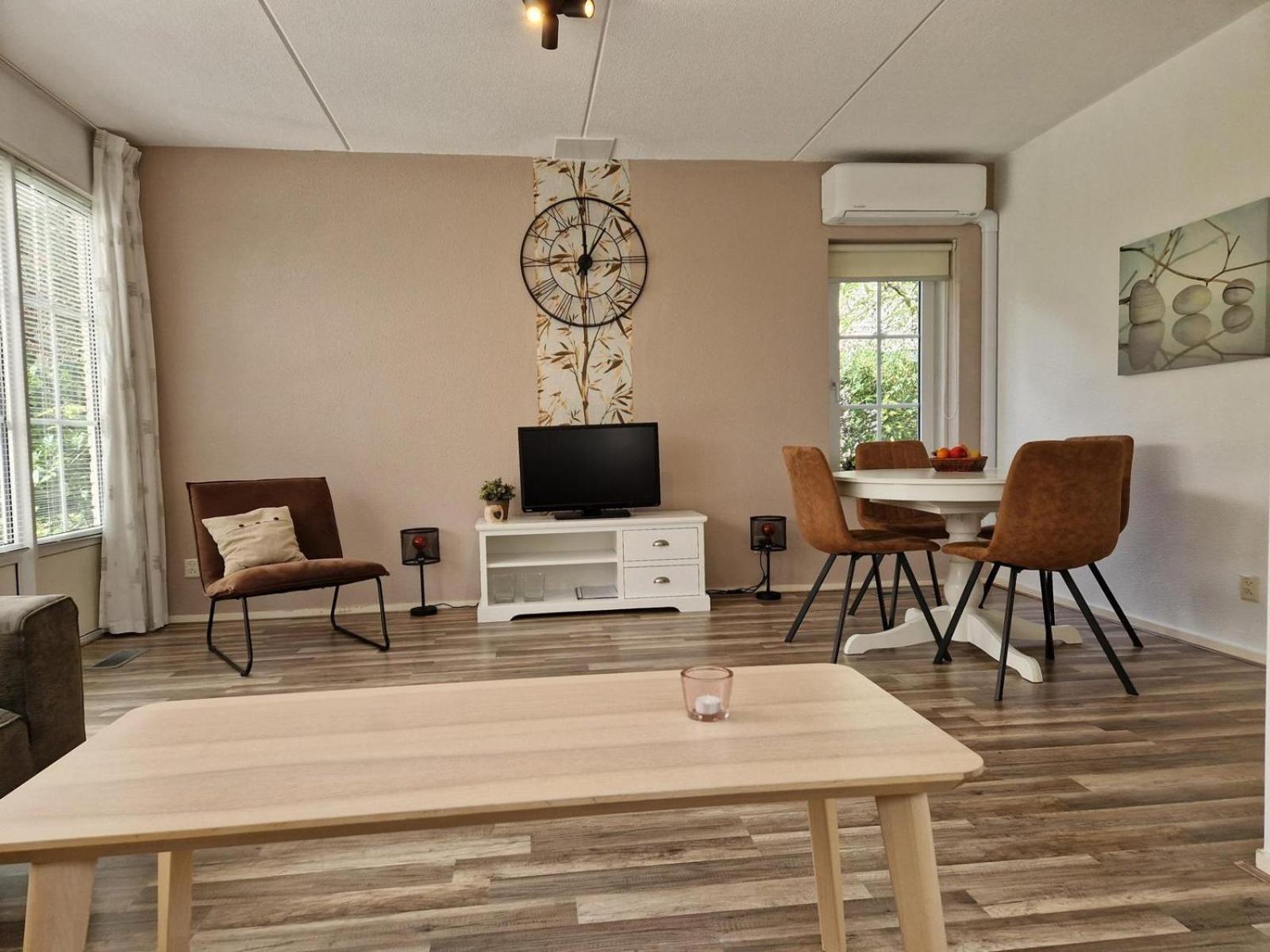 Bungalow - 6 Personen Gelegen In De Nabije Omgeving Van Avonturenpark Hellendoorn En De Prachtige Sallandse Heuvelrug En Eelerberg Bagian luar foto