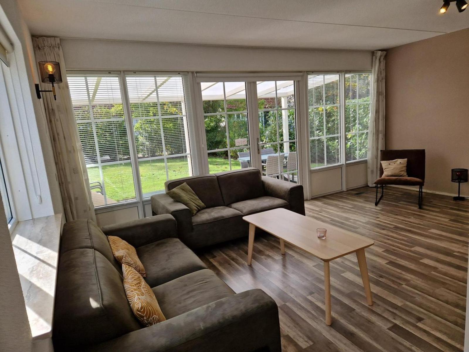 Bungalow - 6 Personen Gelegen In De Nabije Omgeving Van Avonturenpark Hellendoorn En De Prachtige Sallandse Heuvelrug En Eelerberg Bagian luar foto